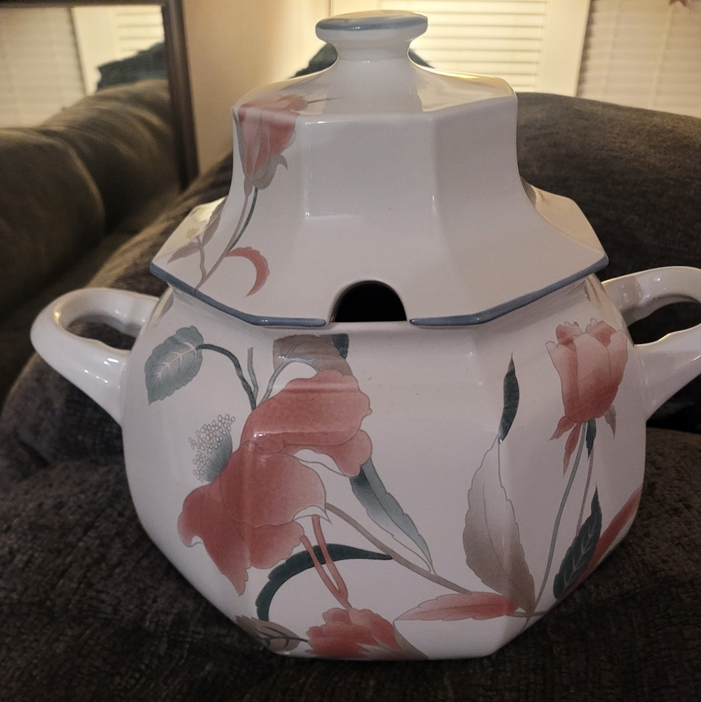 Vintage Mikasa Silk Flowers Tureen with Lid 4.25" F3003